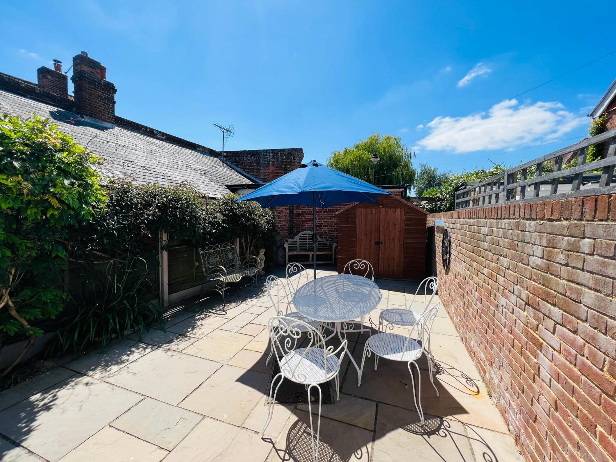 Bridewell Cottage In The Heart Of Tenterden - Pass The Keys Exterior foto
